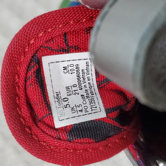 Vans/Marvel Kids Captain America old Sneakers size 5 - Picture 8 of 9